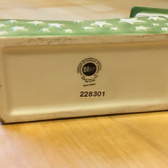 Holiday Winter Bears ceramic keepsake box - Picture 8 of 11